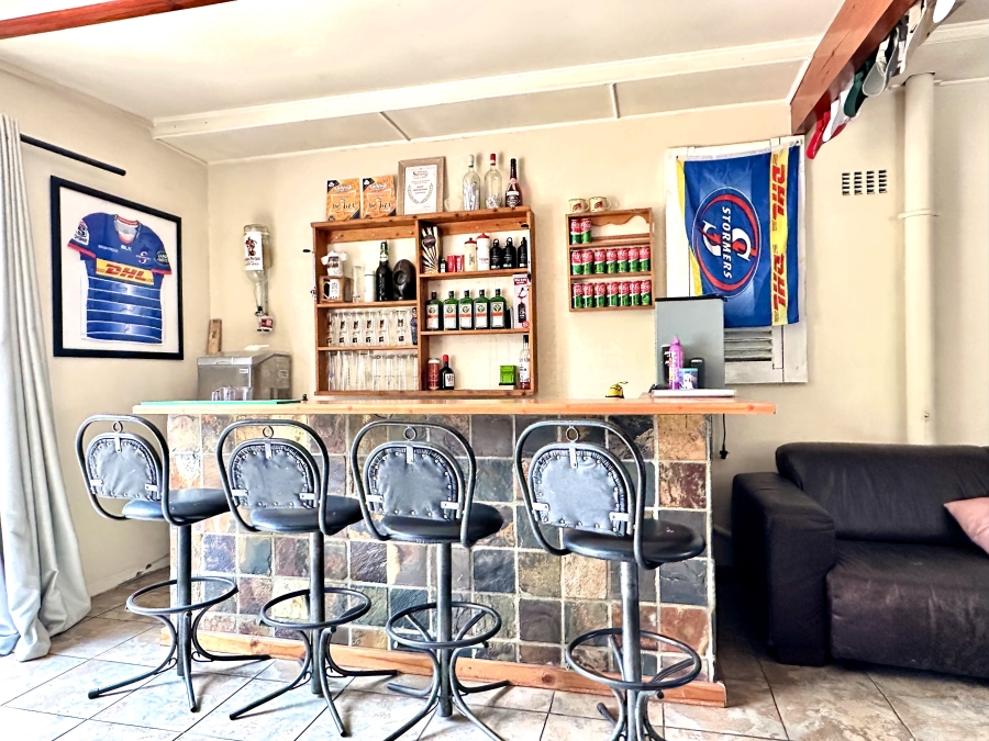 4 Bedroom Property for Sale in Bergzicht Western Cape